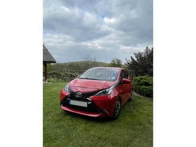 TOYOTA AYGO 1.0 x-play