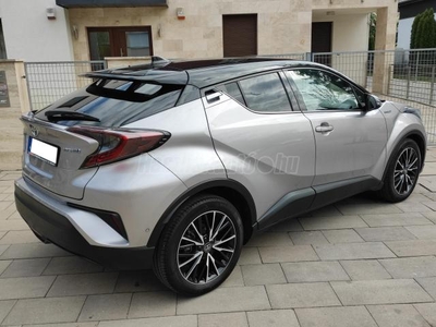 TOYOTA C-HR 1.8 Hybrid Selection e-CVT MO-I + VEZ.SZKÖNYV + GARANCIÁLIS