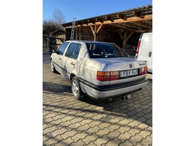 VOLKSWAGEN VENTO 1.6 CL