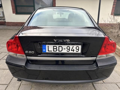 VOLVO S60 2.4 D Summum