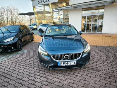 VOLVO V40 1.5 [T3] Kinetic Geartronic