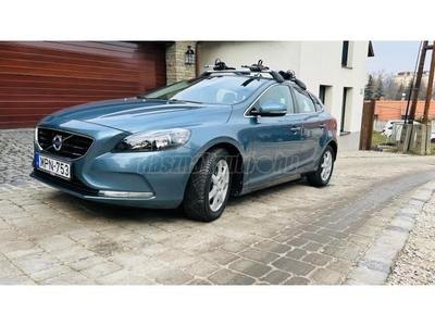 VOLVO V40 1.6 T4 Momentum