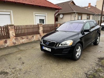 VOLVO XC60 2.4 D [D3] Summum Geartronic AWD