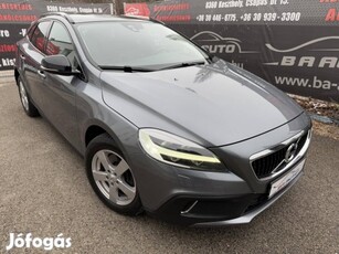 Volvo V40 Cross Country 2.0 D [D4] Plus Geartro...