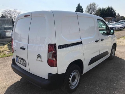 CITROEN BERLINGO 1.5 BlueHDi 100 Club M (3 személyes ) 188.000km.Magyar.Sérülésmentes.Vezetett szervizkönyves.garanciális motors