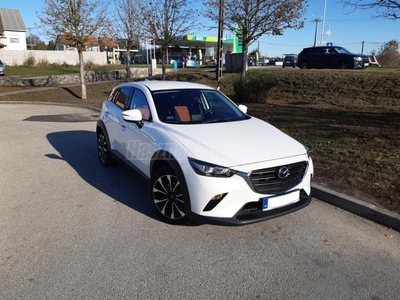 MAZDA CX-3 2.0i Takumi Garantáltan sérülésmentes. Mo.-i. NAVI. Szervizkönyv. Kitűnő állapot. Garanciás