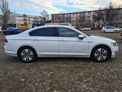 VOLKSWAGEN PASSAT VIII 1.4 TSI GTE Plug-In-Hybrid DSG /Masszírozós ülés/Zöldrendszám/CARPLAY