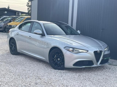 ALFA ROMEO GIULIA 2.2 D GYÁRI FÉNY. BŐR. XENON.ÜLÉS F. KORMÁNY F. SZERVIZKÖNYVES!