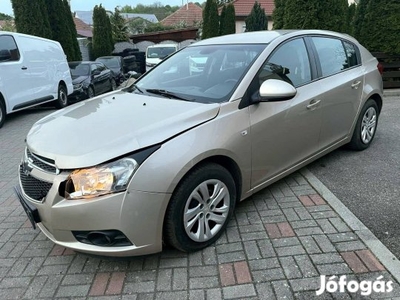 Chevrolet Cruze 1.6 LT Plus