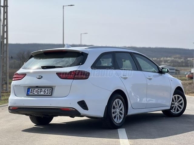 KIA CEE'D Ceed 1.6 CRDi HP Platinum