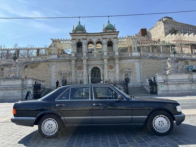 MERCEDES-BENZ 300 SE