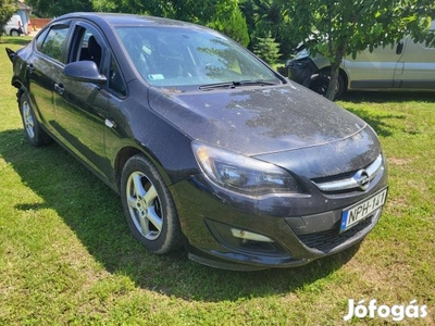 Opel Astra J Sedan 1.6 Business Magyarországi.E...