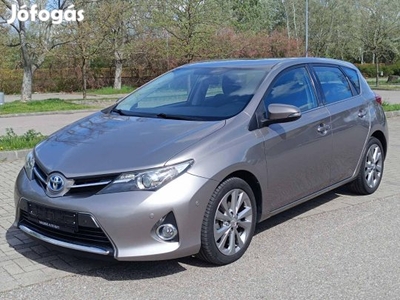 Toyota Auris 1.8 HSD Executive (Automata) Hibát...