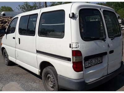 TOYOTA HI-ACE Hiace 2.4 D Glass Van 6 személyes. 10 hónap műszakival