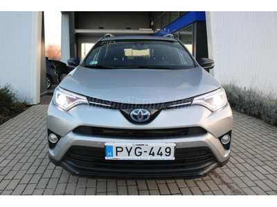 TOYOTA RAV 4 Rav4 2.5 Hybrid Active MY18 e-CVT Mo.-i. 1 Tul. ÁFA-s!