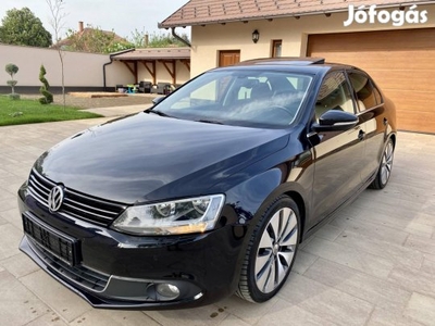 Volkswagen Jetta 2.0 CR TDI Highline DSG / Indi...