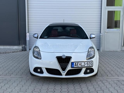 ALFA ROMEO GIULIETTA 1.4 TB MultiAir Distinctive QV-LINE-18 COLL-DUPLA PANORÁMA-SZERVIZKÖNYV-ÚJSZERŰ