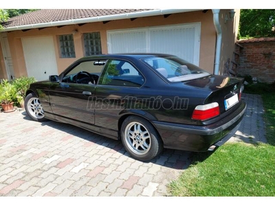 BMW 323i