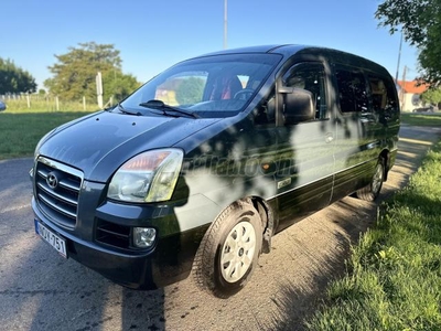 HYUNDAI H-1 STAREX 2.5 CRDI (9 személyes )