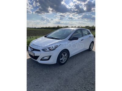 HYUNDAI I30 1.4i Entry