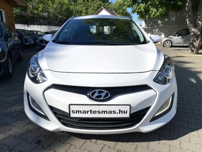 HYUNDAI I30 CW 1.6 CRDi LP Business 128Le LED MENETFÉNY.TOLATÓRADAR.MULTIFUNKCIÓS KORMÁNY.15-ös ALUFELNI.VONÓHOROG