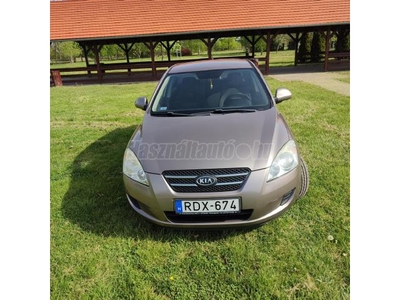 KIA CEE'D 1.6 EX