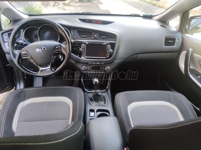 KIA CEE'D 1.6 GDI LX 2.tulaj. 160ekm. navi. tolatókamera. sérülésmentes