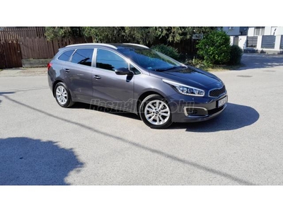 KIA CEE'D SW 1.6 CRDI EX Prémium DCT Magyar Extrás Újszerű