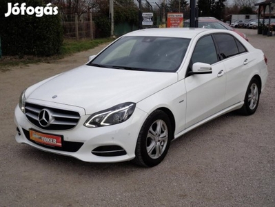 Mercedes-Benz E 220 Bluetec (Blueefficiency) Av...