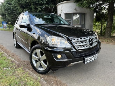 MERCEDES-BENZ ML 300 CDI BlueEFFICIENCY (Automata) FRISS SZERVIZ-GARANTÁLT KM-ÚJSZERŰ ÁLLAPOT!