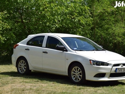 Mitsubishi Lancer Sportback 1.6 Invite