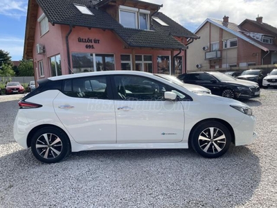 NISSAN LEAF Tekna 40kWh (Automata) 19.000 KM. ÜLÉS FŰTÉS ELÖL-HÁTUL. KORMÁNY FŰTÉS. ÓNAVIGÁCIÓ. TOLATÓ KAMERA