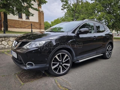 NISSAN QASHQAI 1.6 dCi Tekna Xtronic napfénytető.automata.egyedi