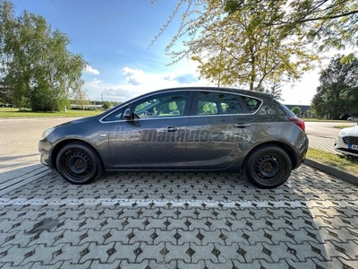 OPEL ASTRA J 1.6 Cosmo