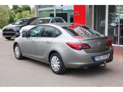 OPEL ASTRA J Sedan 1.4 T Enjoy Magyarországi