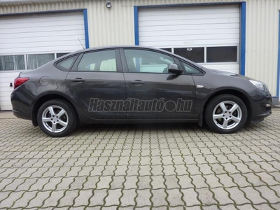 OPEL ASTRA J Sedan 1.6 Enjoy Magyarországi végig szervizkönyves!+Friss Műszaki+Téli Kerék!