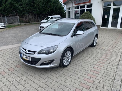 OPEL ASTRA J Sports Tourer 1.4 T Enjoy végig vezetett szervizkönyv