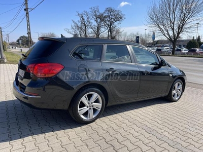 OPEL ASTRA J Sports Tourer 1.6 Active /NAVI / Ülésfűtés / Tempotak / Esőérzékelő/ Dig.klima / 17aluf. / Menetfény/