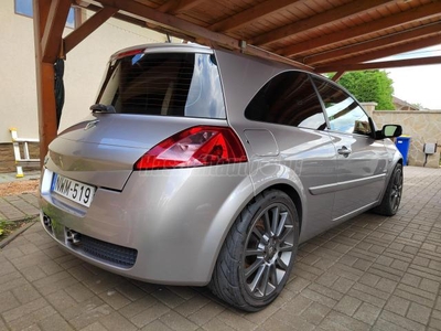 RENAULT MEGANE 2.0 T Sport Trophy