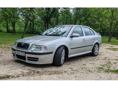 SKODA OCTAVIA 1.8 Turbo RS