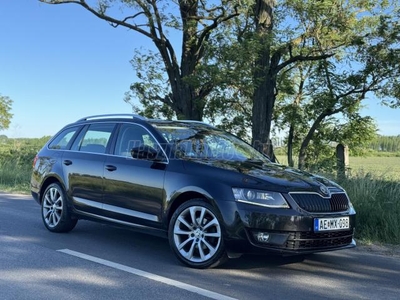 SKODA OCTAVIA Combi 2.0 CR TDI Elegance Nappalifény Xenon Ülésfűtés Navi