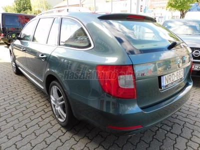 SKODA SUPERB Combi 2.0 CR TDI Elegance Bézs színű bőr + Panorámatető!