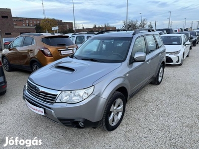 Subaru Forester 2.0 D Exclusive 4x4 Vonóhorog 1...