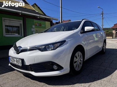 Toyota Auris Touring Sports 1.4 D-4D Live Plus...