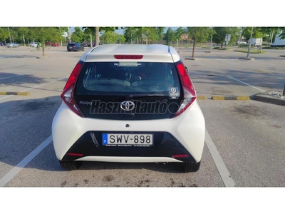 TOYOTA AYGO 1.0 x-play