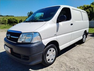 TOYOTA HI-ACE Hiace 2.5 D-4D Panel Van