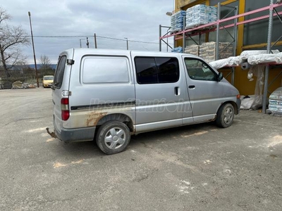 TOYOTA HI-ACE Hiace 2.5 D4-D Panel Van