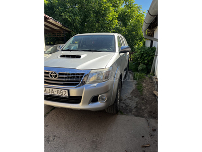 TOYOTA HI LUX Hilux 2.5 D-4D 4x4 Double Comfort AC