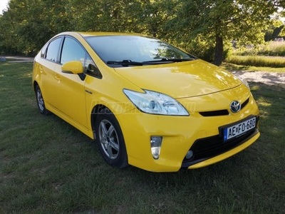 TOYOTA PRIUS 1.8 HSD Terra (Automata)