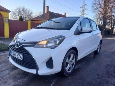 TOYOTA YARIS 1.4 D-4D Live Plus gyári tolatókamerás